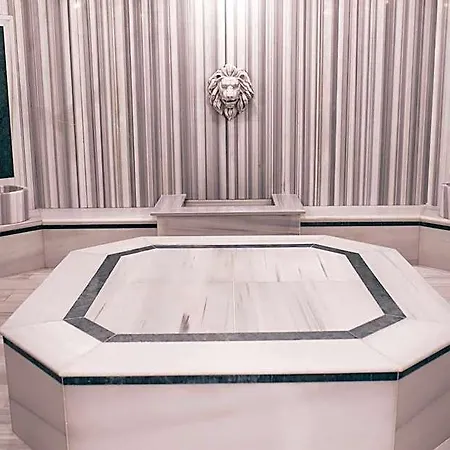 The Oasis 4*