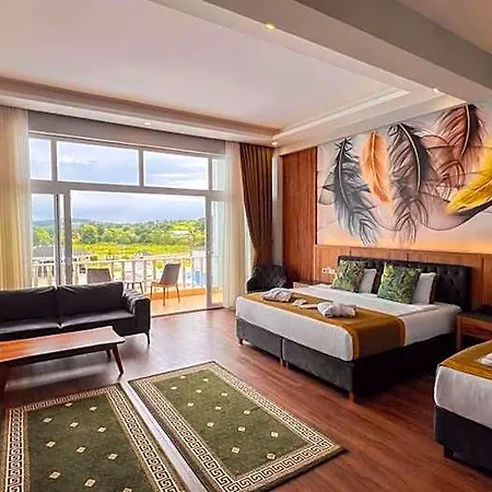 The Oasis 4*